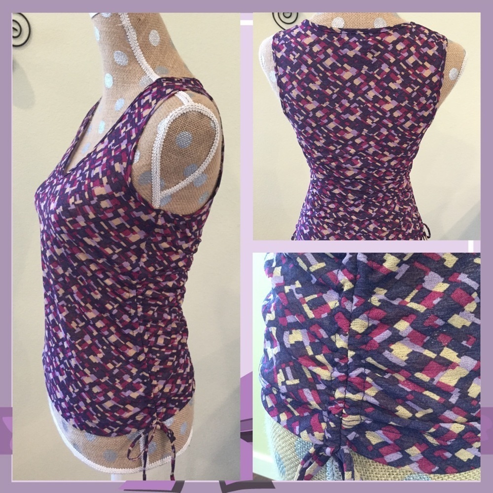 Guess Sleeveless Geometric Top